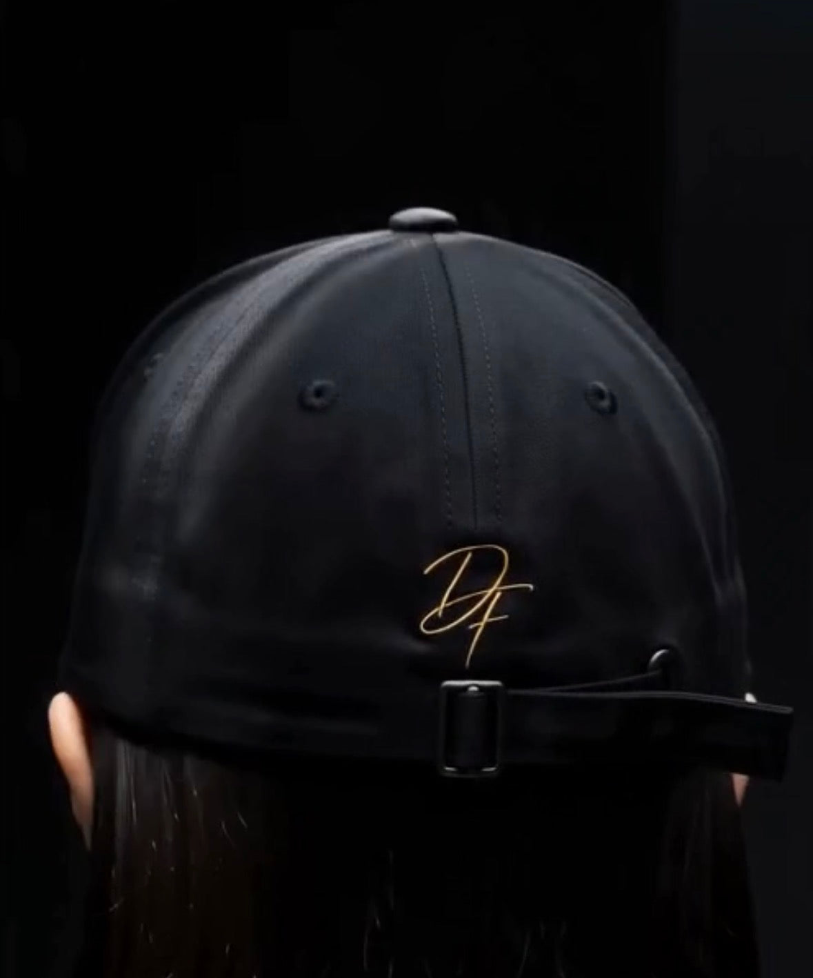 CAPPELLINO NERO PREMIUM LOGO DF RICAMATO ORO - PRE ORDINA ORA!